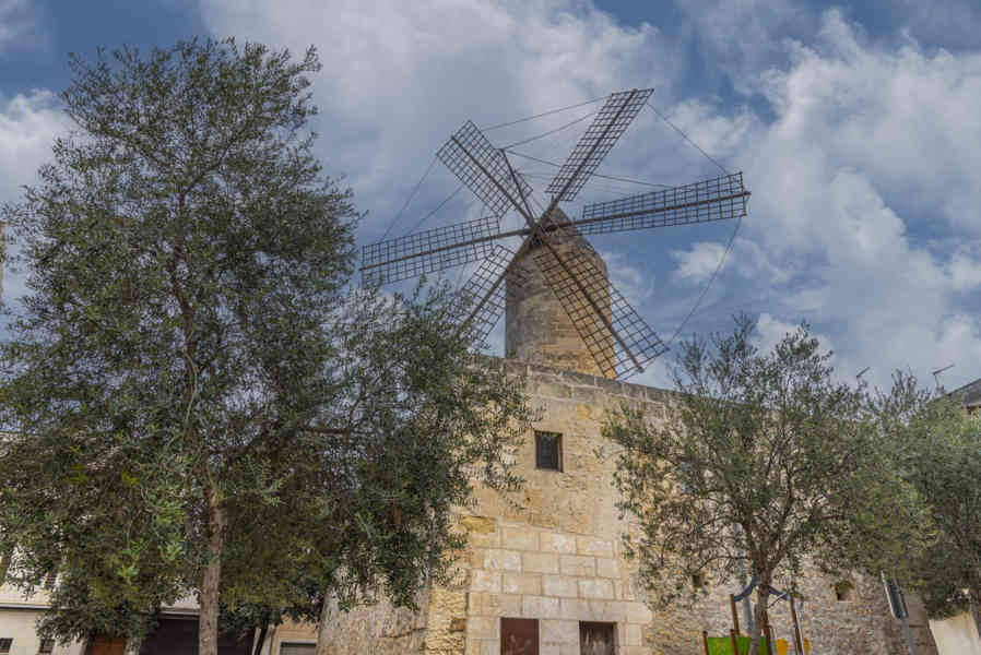 Mallorca - Manacor 11 - molino de'n Fraret.jpg